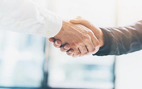 Bắt tay đúng cách – kỹ năng quan trọng trong giao tiếp