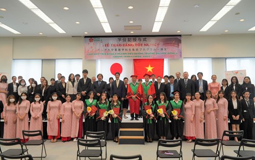 Lễ tốt nghiệp tại Nhật lần đầu tiên cho sinh viên Đại học Đông Á