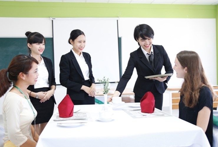 Quản trị khách sạn (Đại học)