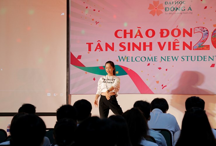 Ấn tượng chương trình văn nghệ Tân Sinh viên Khoa Du lịch
