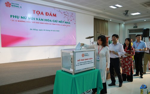 Dành “20/10 không hoa” hỗ trợ sinh viên các tỉnh vùng lũ miền Trung