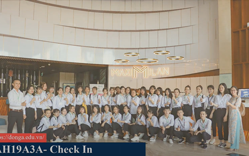 Buổi học thực địa của thầy và trò Khoa Du lịch tại Khách sạn MaxiMilan