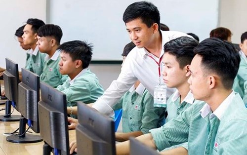 Học online để tránh viêm phổi Vũ Hán