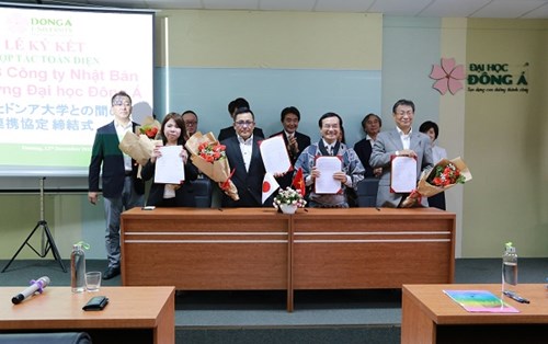 Đại học Đông Á: Ký kết hợp tác với Đoàn doanh nghiệp TP. Maebashi, Nhật Bản