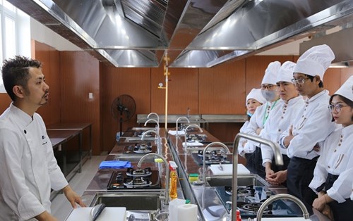 Hơn 3 tỷ đồng đầu tư hệ thống thực hành bếp tiêu chuẩn Nhật