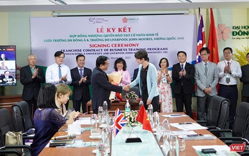 Đại học Liverpool JM liên kết nhượng quyền đào tạo cử nhân kinh tế tại miền Trung