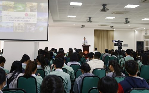Sinh viên Đại học Đông Á cùng Vinpearl phát triển sự nghiệp