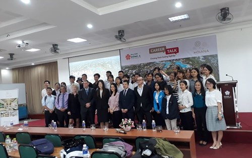 Chương trình "Định hướng nghề nghiệp cho sinh viên" trong sự hợp tác giữa ĐH Đông Á và Hoiana